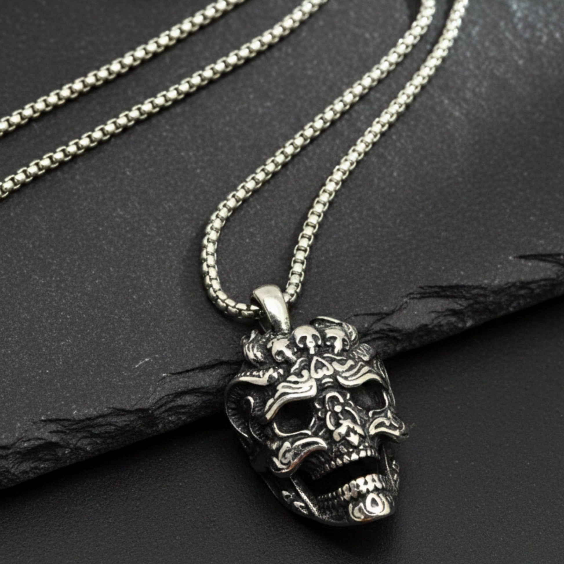 THE MEN THING SS Pendant/ Necklace VALKOR SKULL - 30mm Titanium Steel Pendant with 24inch Round Box 5mm Chain for Men & Boys