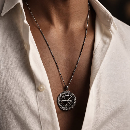 THE MEN THING SS Pendant/ Necklace VEGVISIR SHIELD - 40mm Titanium Steel Pendant with 24inch Round Box 5mm Chain for Men & Boys