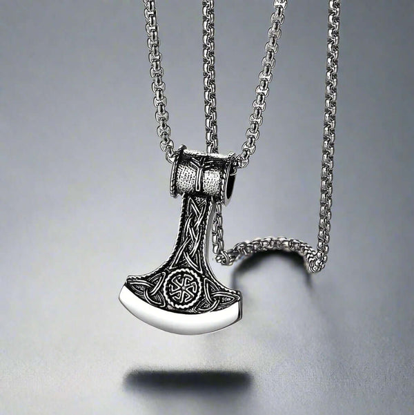 వైకింగ్ బాటిల్ యాక్స్ - ప్యూర్ స్టెయిన్‌లెస్ స్టీల్ 24 ఇంచ్ రౌండ్ బాక్స్ చైన్‌తో అల్లాయ్ లాకెట్టు, పురుషులు & అబ్బాయిల కోసం అమెరికన్ ట్రెండింగ్ స్టైల్