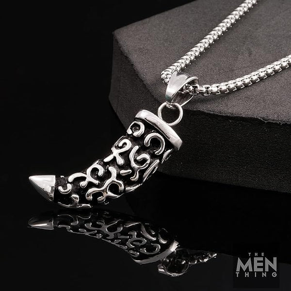वुल्फ टूथ - पुरुषों और लड़कों के लिए 24 इंच गोल बॉक्स चेन के साथ शुद्ध टाइटेनियम स्टील पेंडेंट