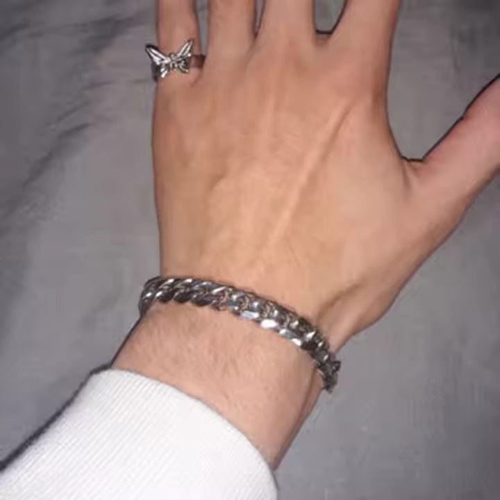 THE MEN THING Steel Bracelets CLASSIC CURB CHAIN BRACELET - 10m Pure Titanium Steel Bracelet with Magnetic Buckle for Men & Boy (8 inch)