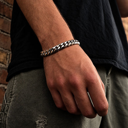 THE MEN THING Steel Bracelets CLASSIC CURB CHAIN BRACELET - 10m Pure Titanium Steel Bracelet with Magnetic Buckle for Men & Boy (8 inch)