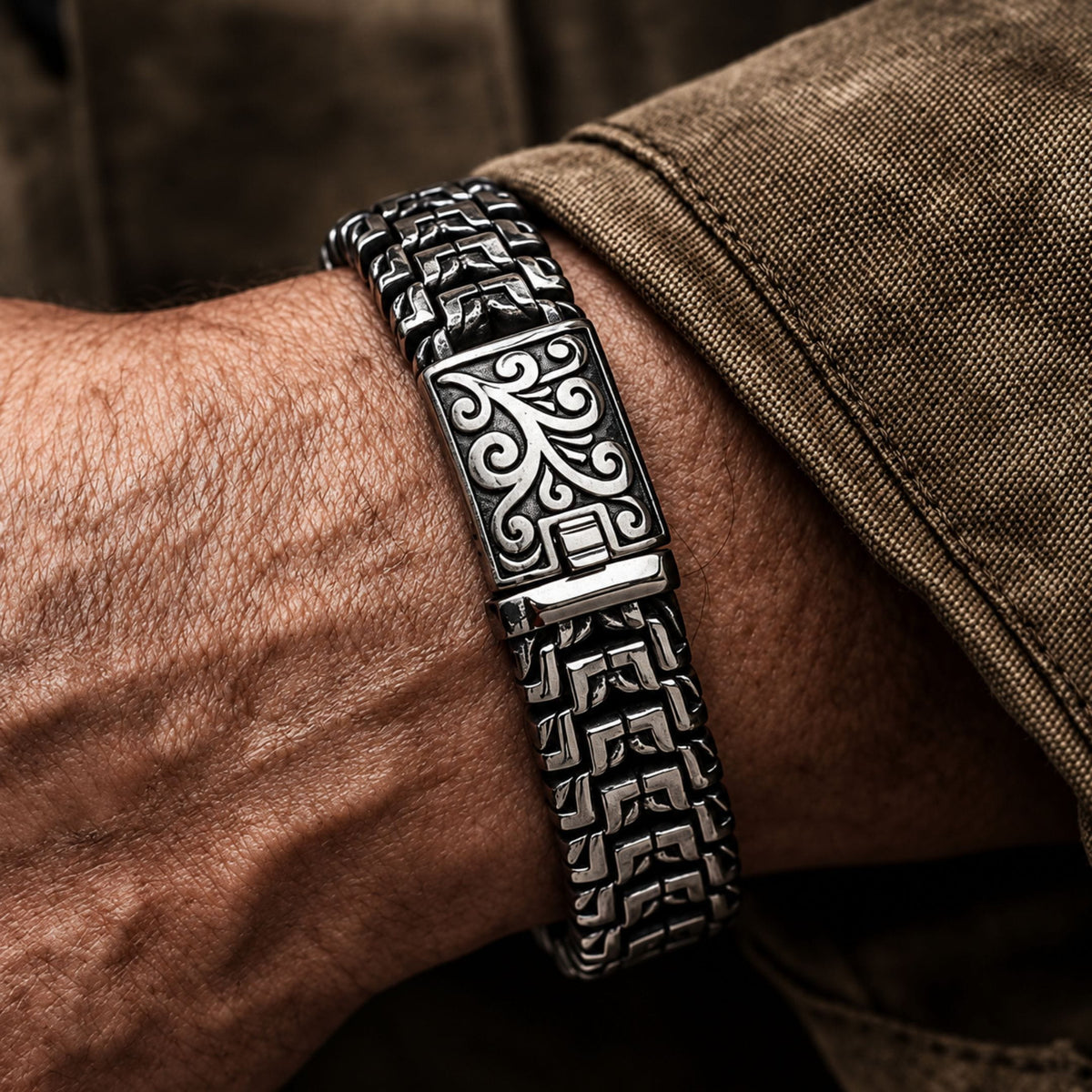 THE MEN THING Steel Bracelets ROYAL FEEL - 14mm Pure Titanium Stainless Steel Bracelet, Silver Chain Bracelet for Men & Boy (8inch)