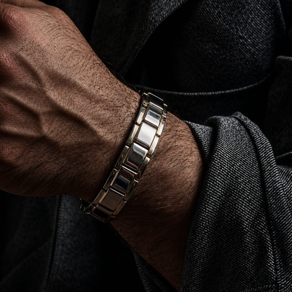 SHARP ITALIAN ELE STYLE - Silver Tone - Pure Titanium Steel Bracelet for Men & Boys
