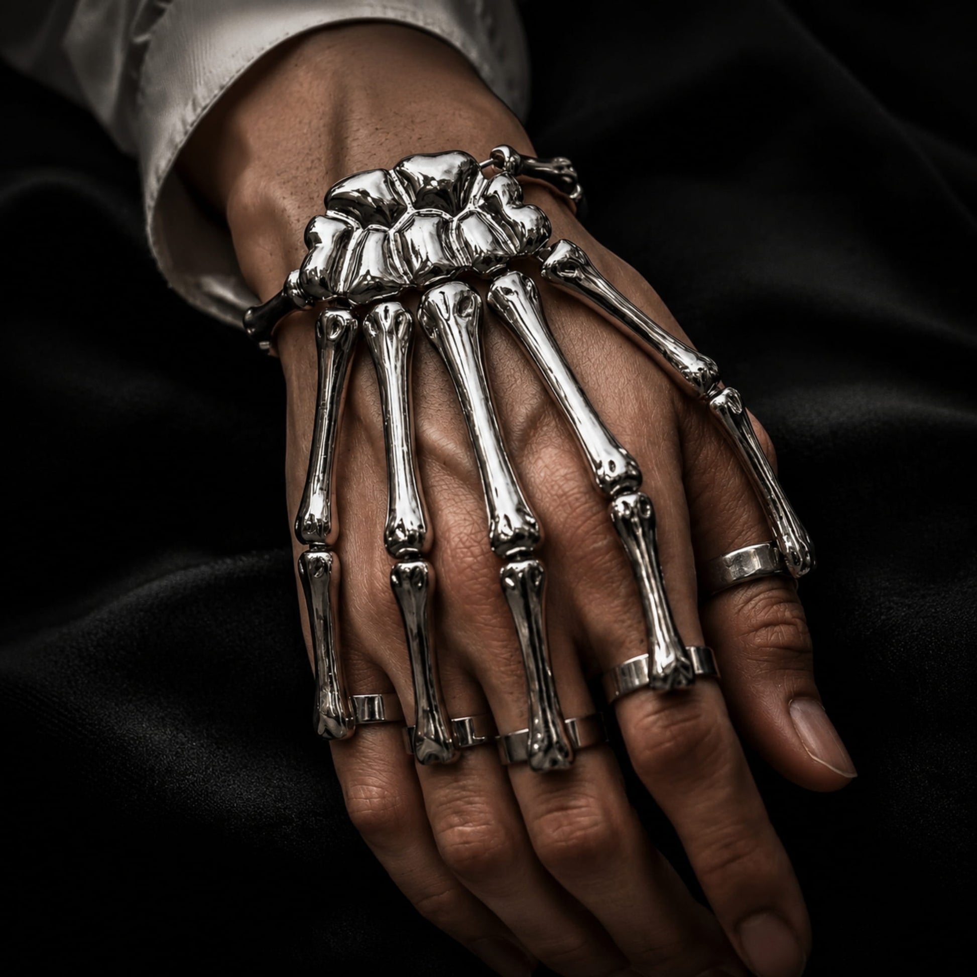 THE MEN THING Steel Bracelets SKELETON HAND - Full Hand Skeleton Bracelet with Ring Metal Elasticity Adjustable for Men & Boys