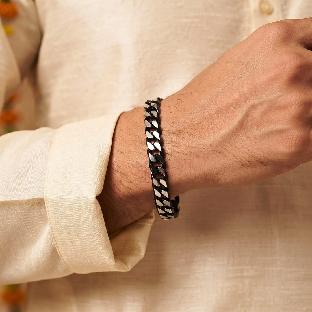 THE MEN THING Steel Bracelets The Perfect Rakhi Gift For Every Brother – ONYX FANG - Premium Titanium Steel With Timeless Style (8.5inch)