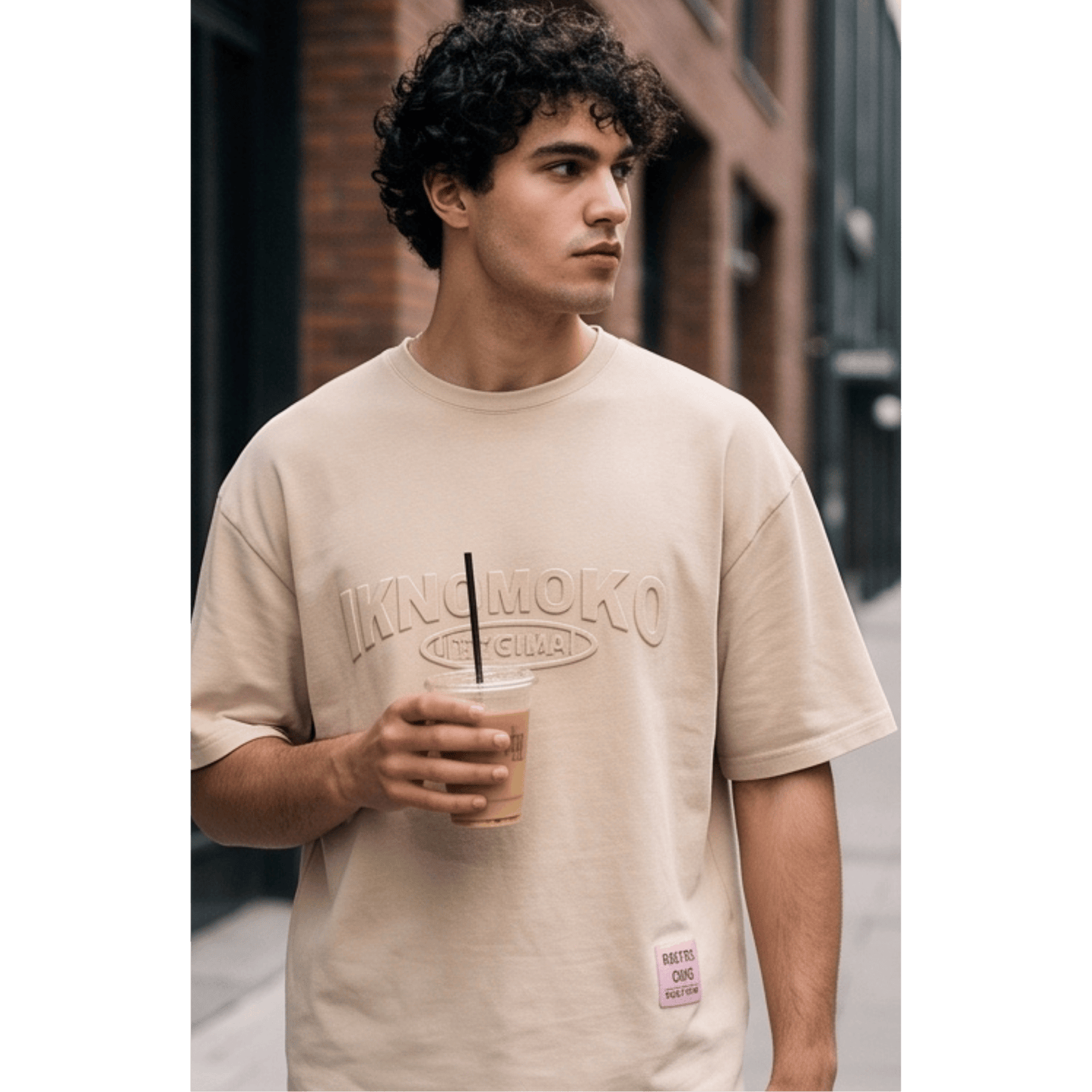 THE MEN THING T-Shirt IVORY EMBOSS Oversized T-Shirt - Beige