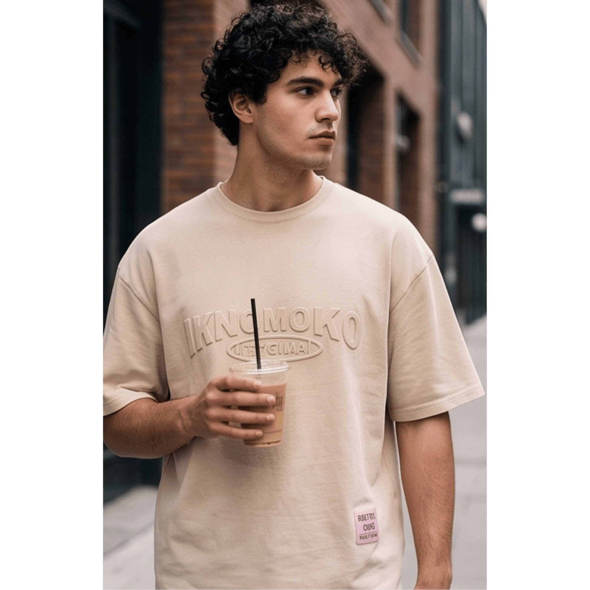 THE MEN THING T-Shirt IVORY EMBOSS Oversized T-Shirt - Beige