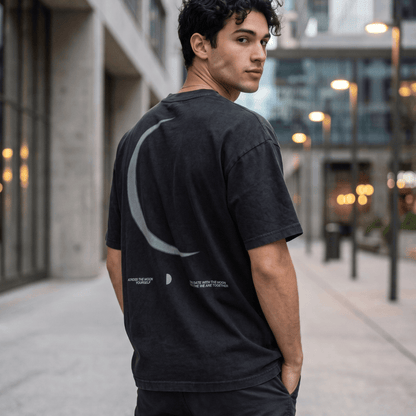 THE MEN THING T-Shirt NOIR GLYPH Oversized T-Shirt - Black