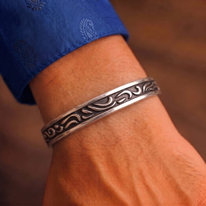 THE MEN THING The Perfect Rakhi Gift For Every Brother – ARCANE - Premium Genuine Stainless Steel Bracelet With Timeless Style (Adjustable)