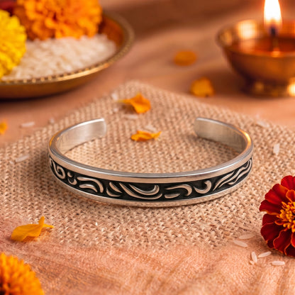 THE MEN THING The Perfect Rakhi Gift For Every Brother – ARCANE - Premium Genuine Stainless Steel Bracelet With Timeless Style (Adjustable)