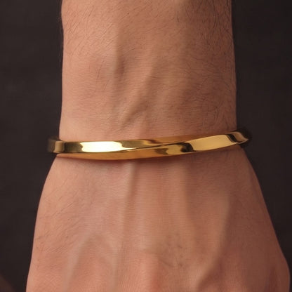 THE MEN THING The Perfect Rakhi Gift For Every Brother – COBRA CURVE GOLD - Premium Stainless Steel Open Bracelet With Timeless Style