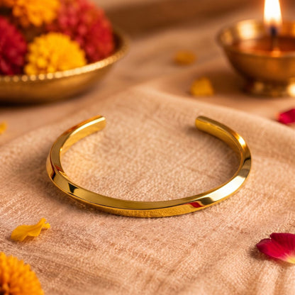 THE MEN THING The Perfect Rakhi Gift For Every Brother – COBRA CURVE GOLD - Premium Stainless Steel Open Bracelet With Timeless Style
