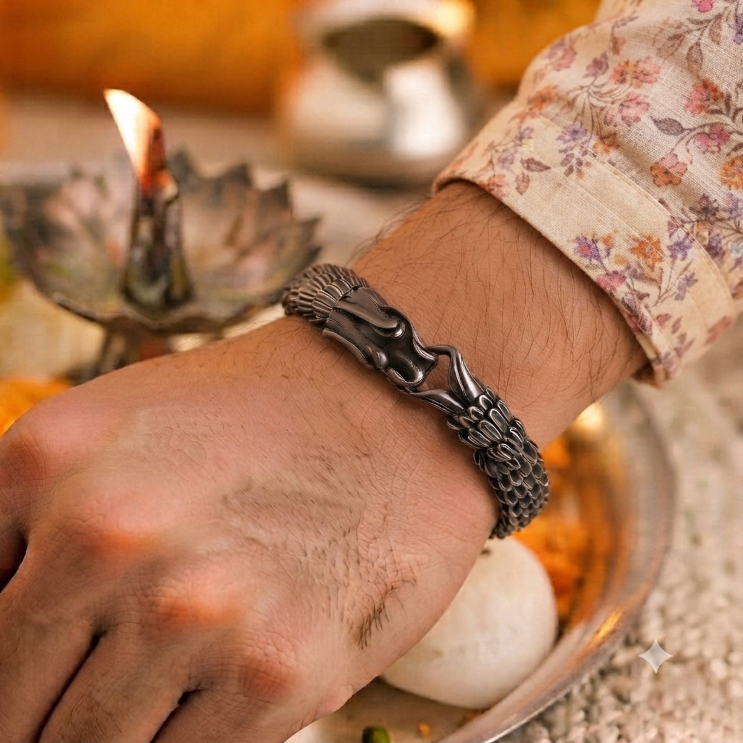 THE MEN THING The Perfect Rakhi Gift For Every Brother – DRAGON SCALE - Premium Genuine Titanium Steel Bracelet With Timeless Style (8 Inch)