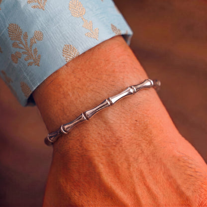 THE MEN THING The Perfect Rakhi Gift For Every Brother – GRIMSPINE - Premium Genuine Stainless Steel Bracelet With Timeless Style (Adjustable)