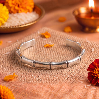 THE MEN THING The Perfect Rakhi Gift For Every Brother – GRIMSPINE - Premium Genuine Stainless Steel Bracelet With Timeless Style (Adjustable)