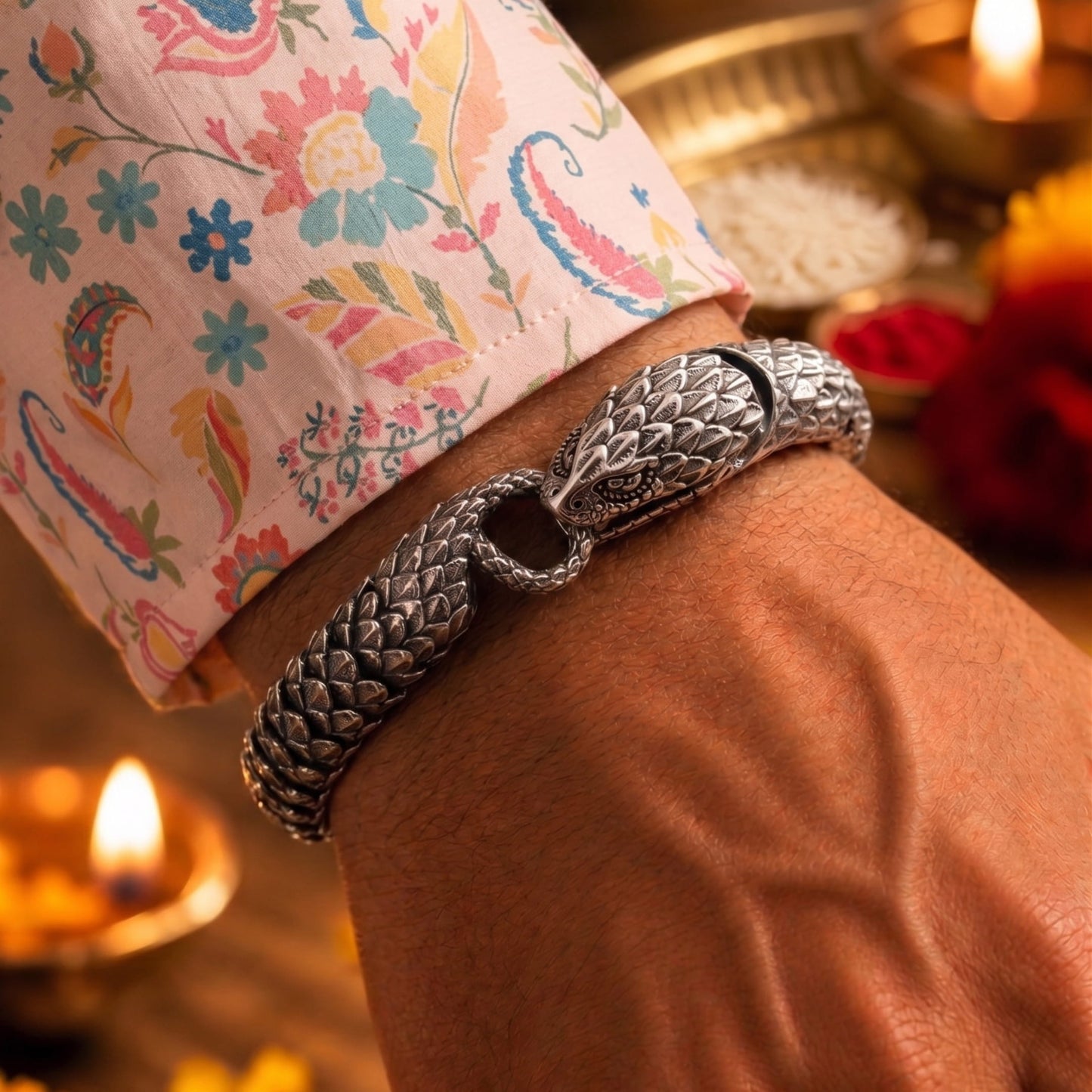THE MEN THING The Perfect Rakhi Gift For Every Brother – SNAKE BITE - Premium Genuine Titanium Steel Bracelet With Timeless Style (8 Inch)