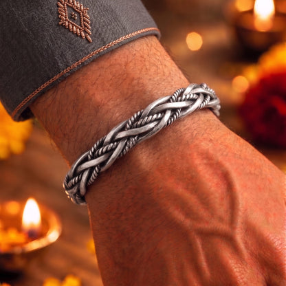 THE MEN THING The Perfect Rakhi Gift For Every Brother – TWISTED TEXTURE - Premium Genuine Copper Bracelet With Timeless Style (Adjustable)