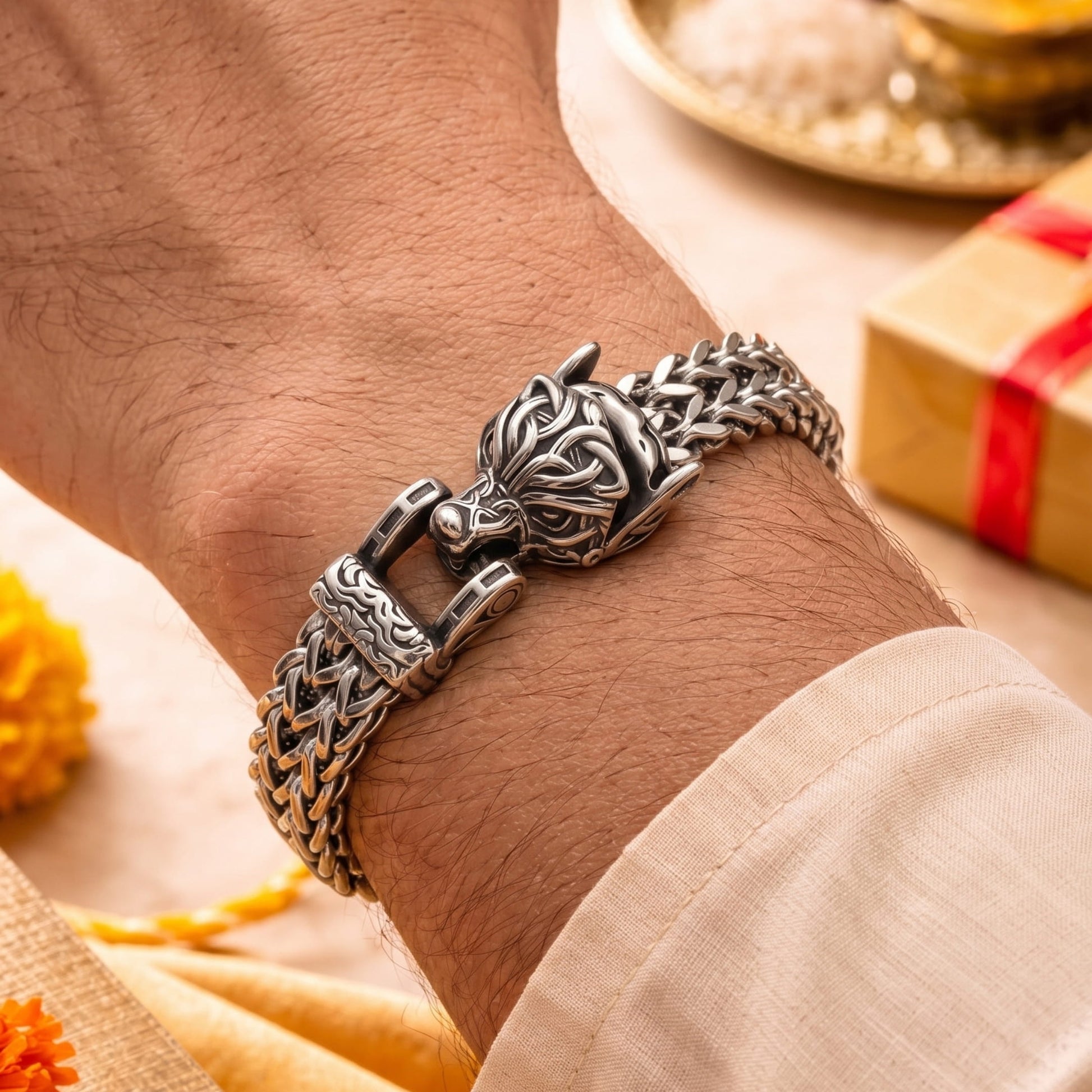 THE MEN THING The Perfect Rakhi Gift For Every Brother – VIKING WOLF HEAD - Premium Genuine Titanium Steel Bracelet With Timeless Style (8 Inch)