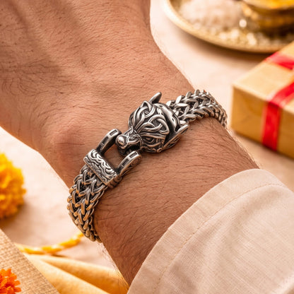 THE MEN THING The Perfect Rakhi Gift For Every Brother – VIKING WOLF HEAD - Premium Genuine Titanium Steel Bracelet With Timeless Style (8 Inch)